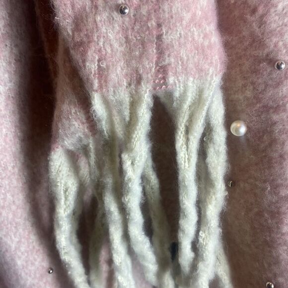 Cara New York soft fuzzy pink/white beaded pearled fringed scarf - Picture 6 of 6
